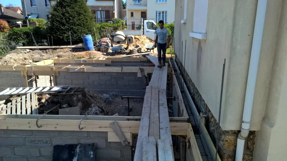 Maçon sur chantier