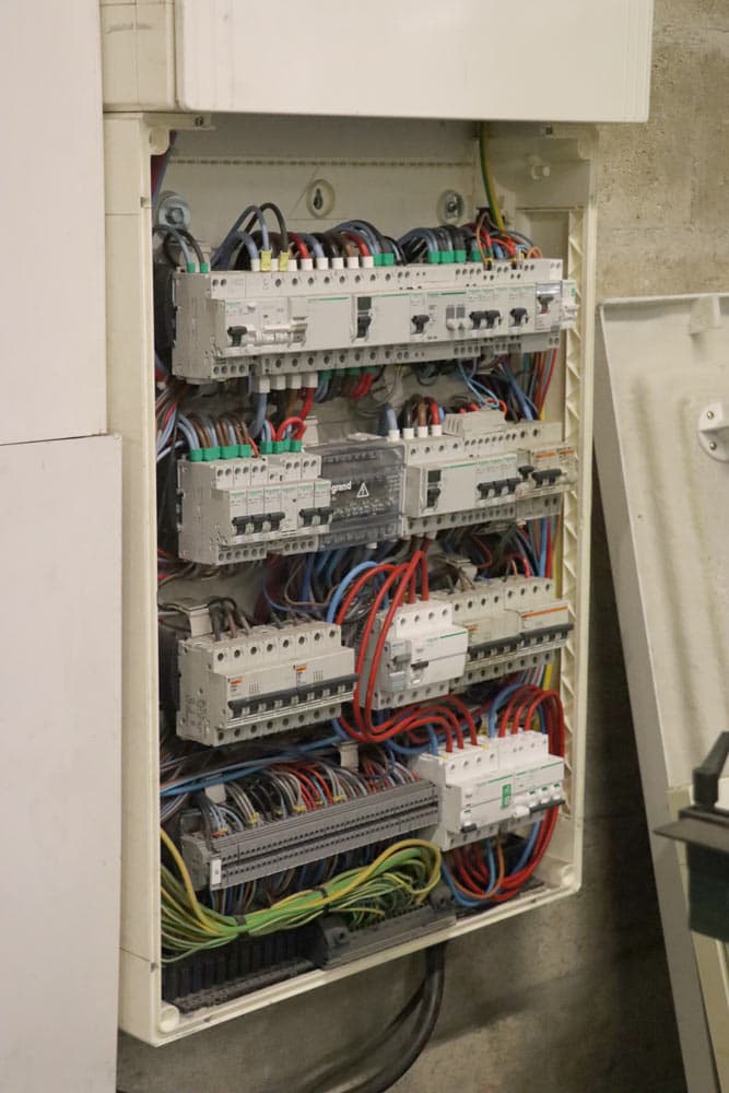 Installation de bornes électriques par KS-Renov