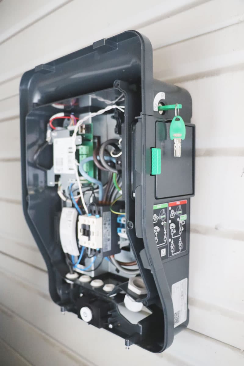 Installation de borne électrique véhicule