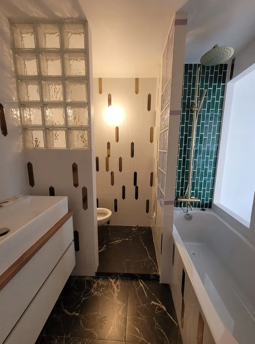 Rénovation et aménagement d'intérieur de salon moderne