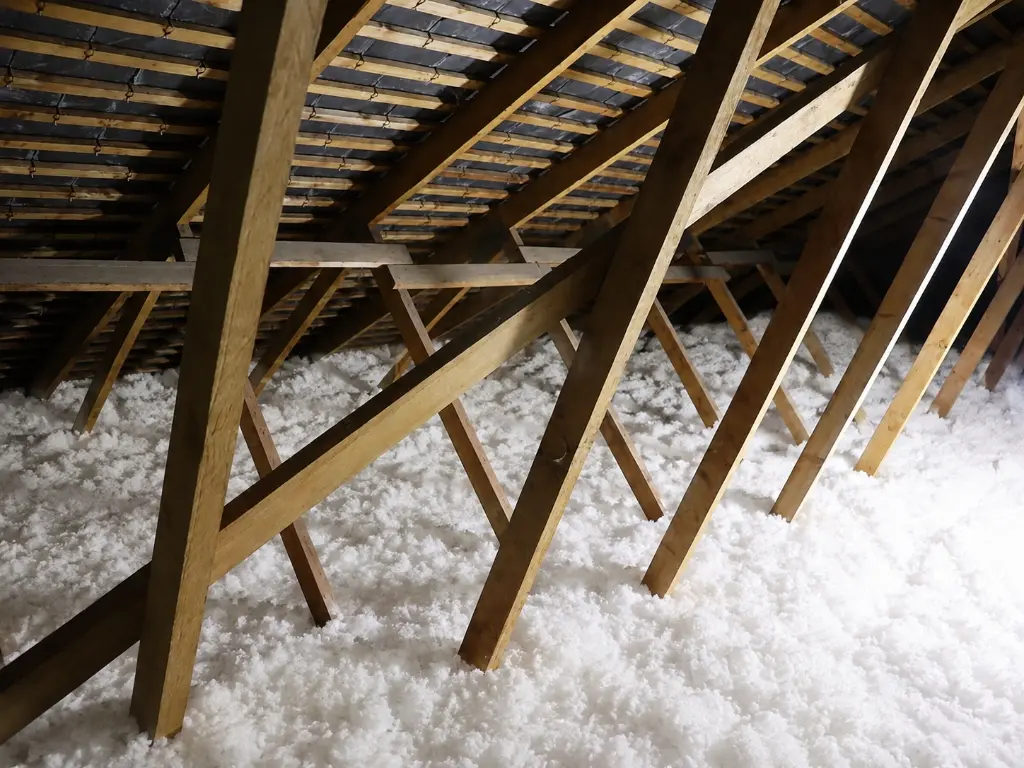 Isolation des combles perdus par soufflage