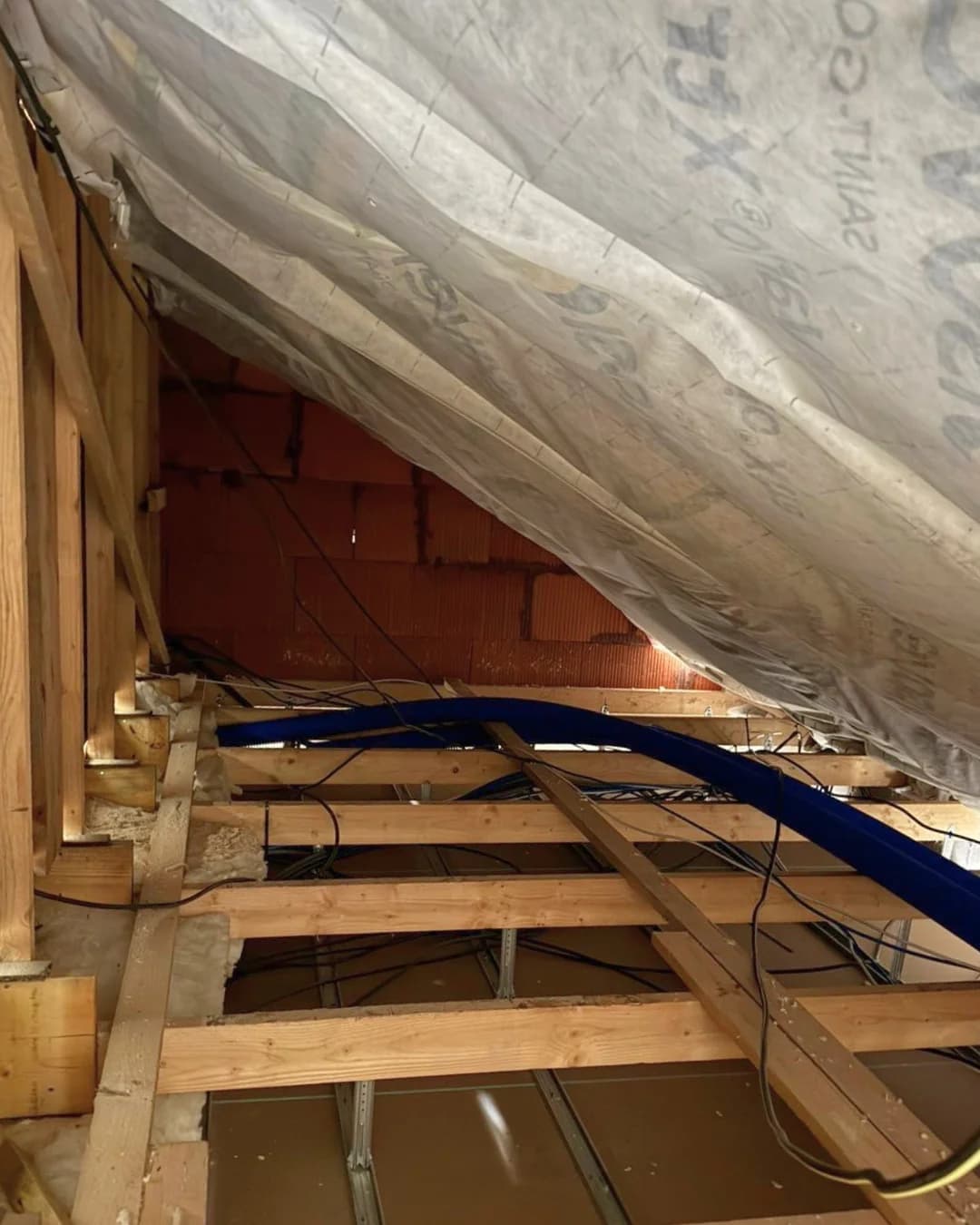 Isolation des combles et du plancher bas d'une maison à Osny (95)