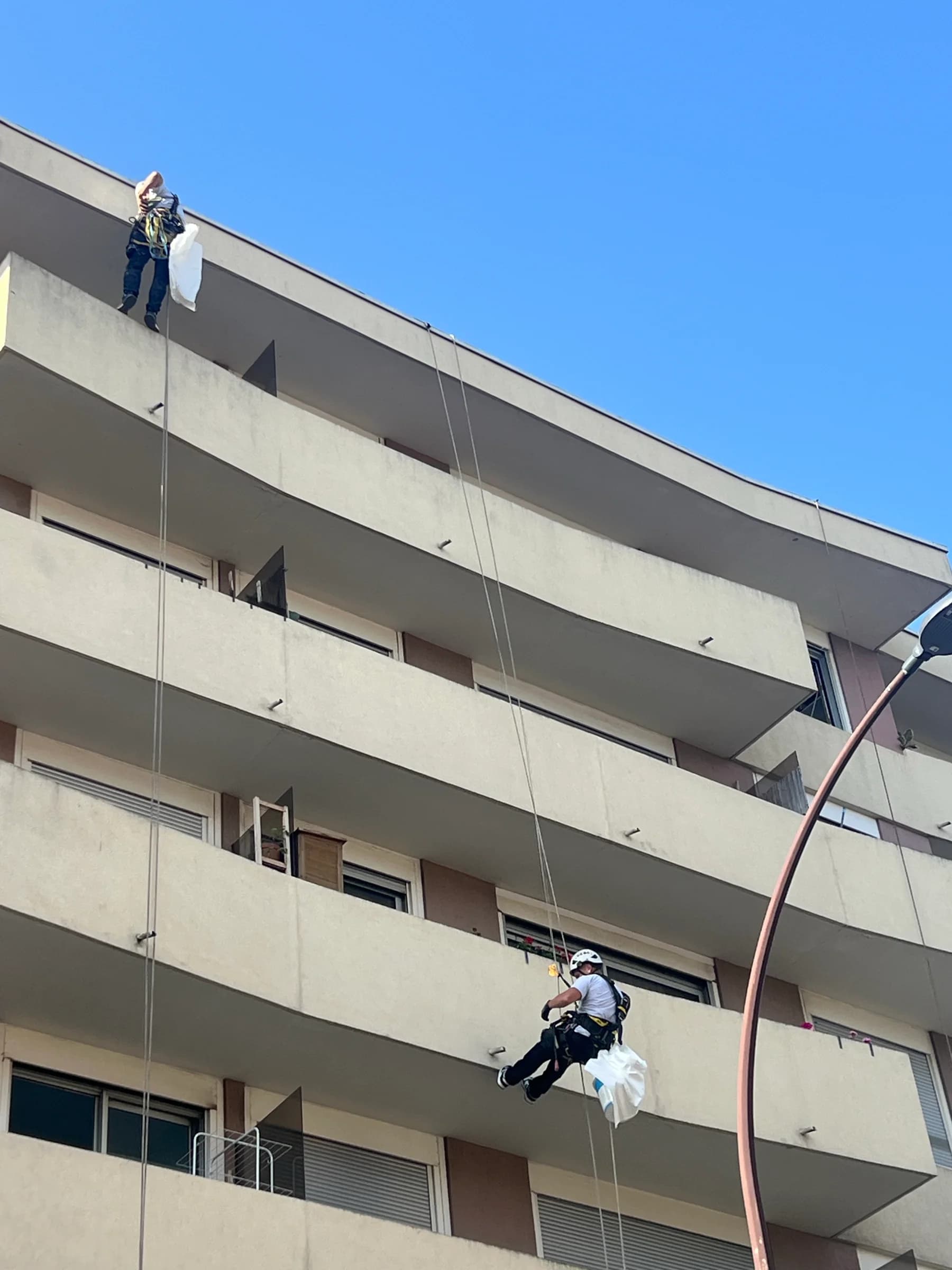Reprise de maçonnerie et ravalement de façade en travaux acrobatiques à Paris
